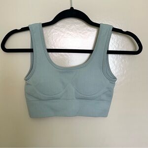 Cropped tank top🧊